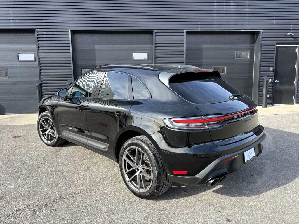 Used 2025 Porsche Macan Turbo image 3