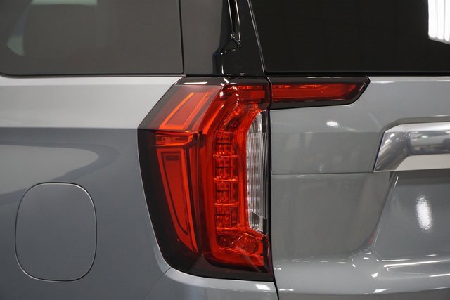 Used 2023 GMC Yukon Denali w/ Advanced Technology Package image 4
