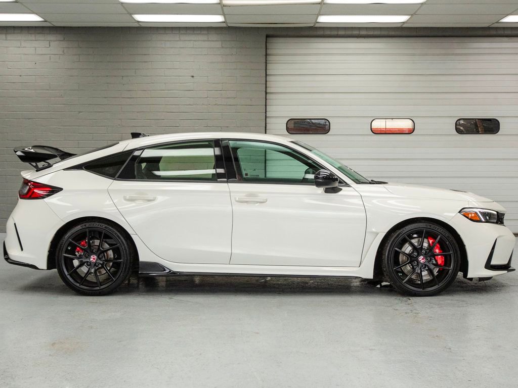 Used 2024 Honda Civic Type R image 3