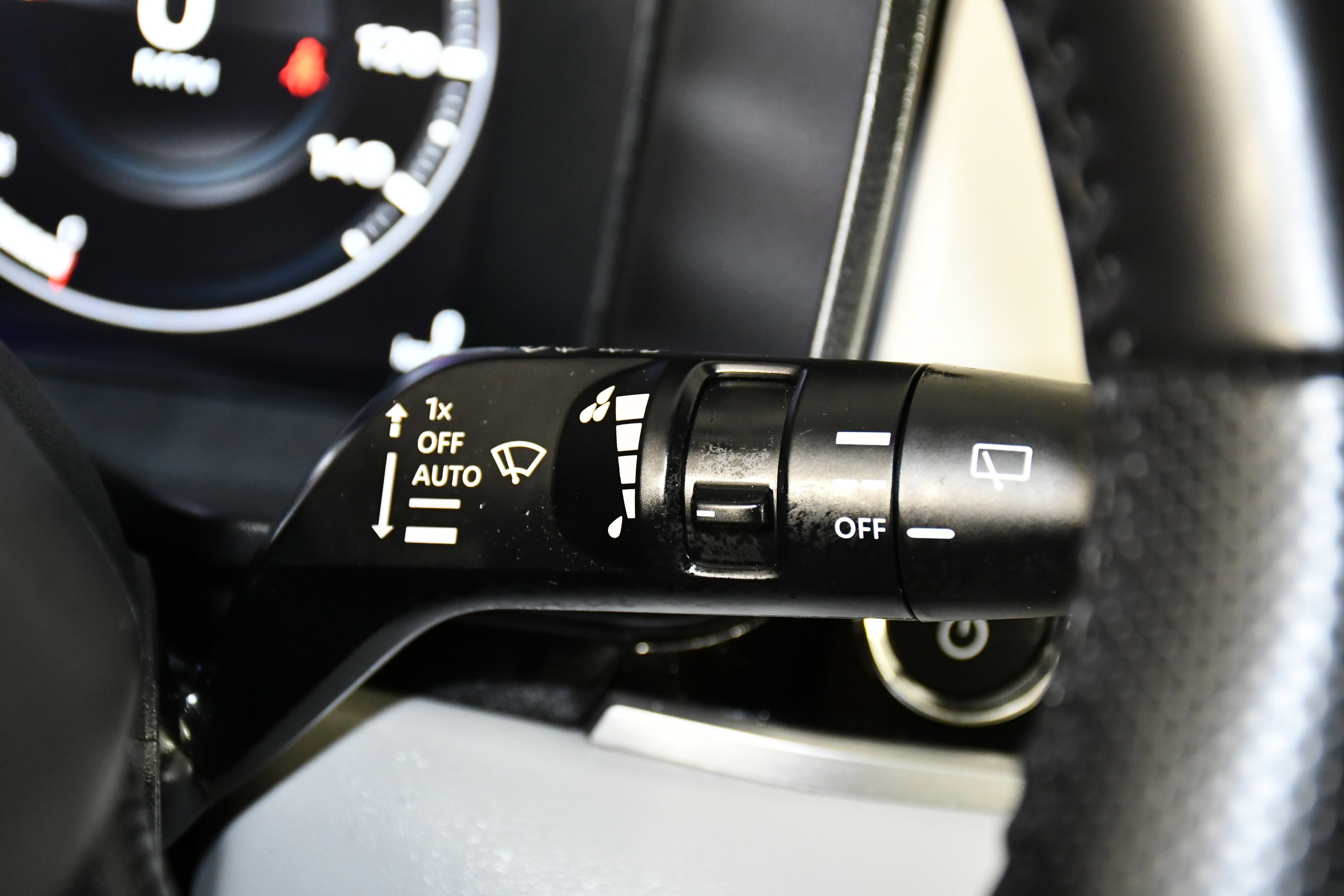 Used 2025 Mitsubishi Outlander SEL AWD/4WD image 24