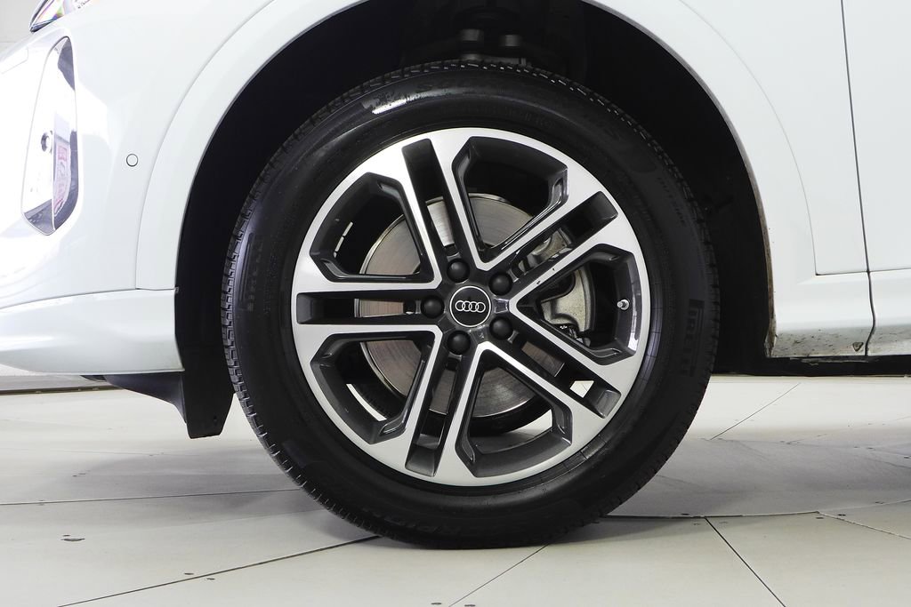 Used 2025 Audi Q5 Premium w/ Convenience Package AWD/4WD image 5
