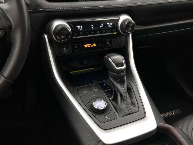 Used 2020 Toyota RAV4 Limited AWD/4WD image 23