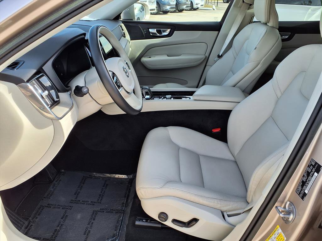 Certified 2023 Volvo XC60 B5 Plus image 21