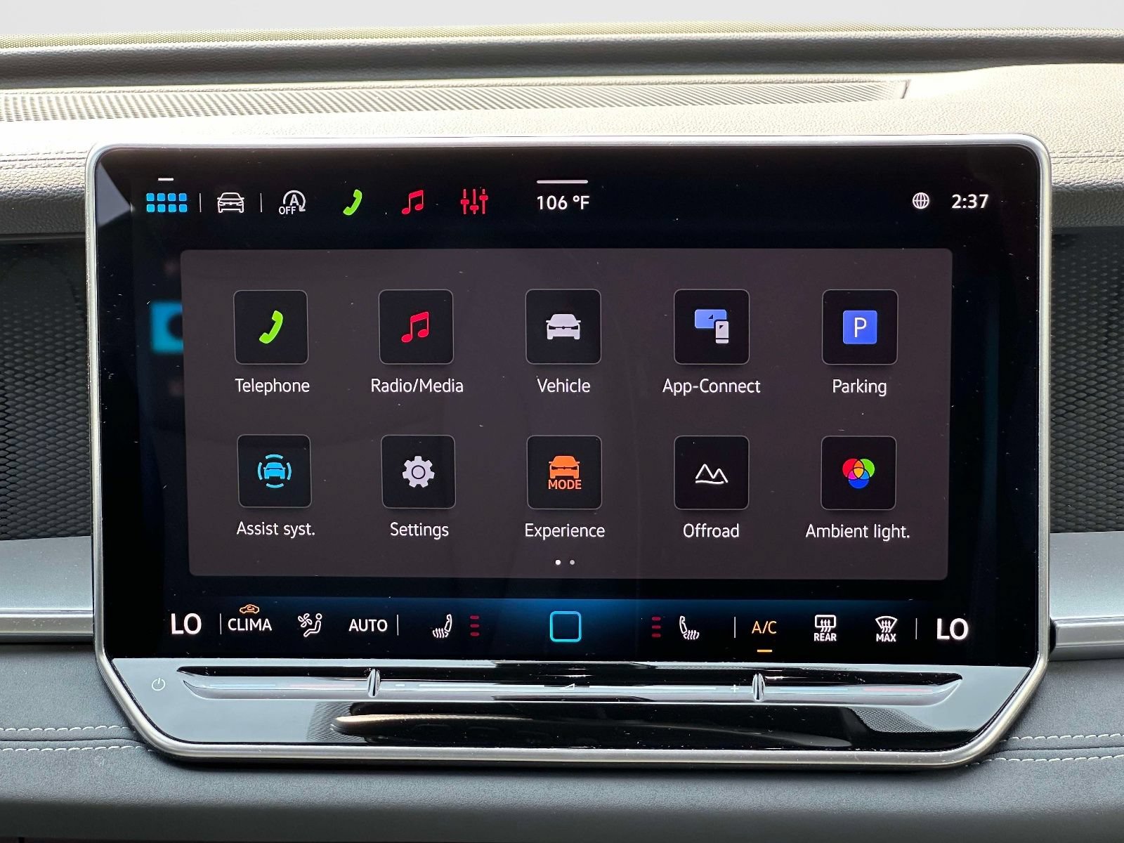 Certified 2026 Volkswagen Tiguan SE R-Line AWD/4WD image 18