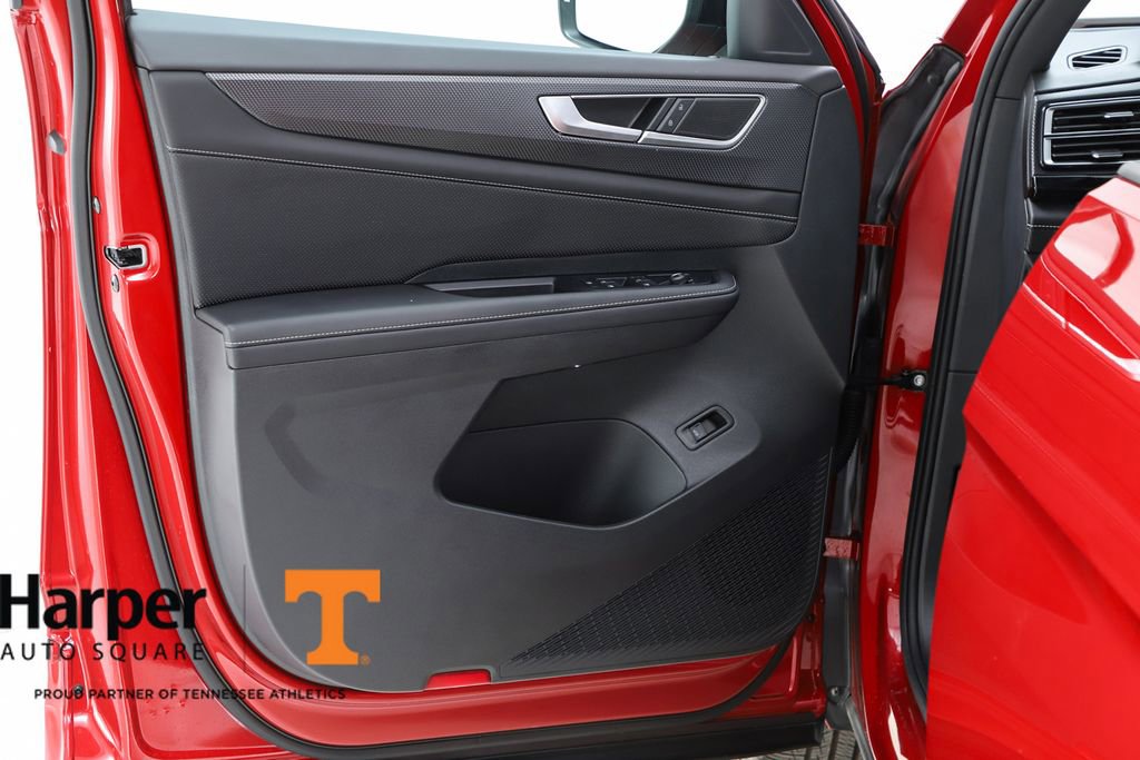 Used 2025 Volkswagen Atlas Cross Sport SEL R-Line image 57