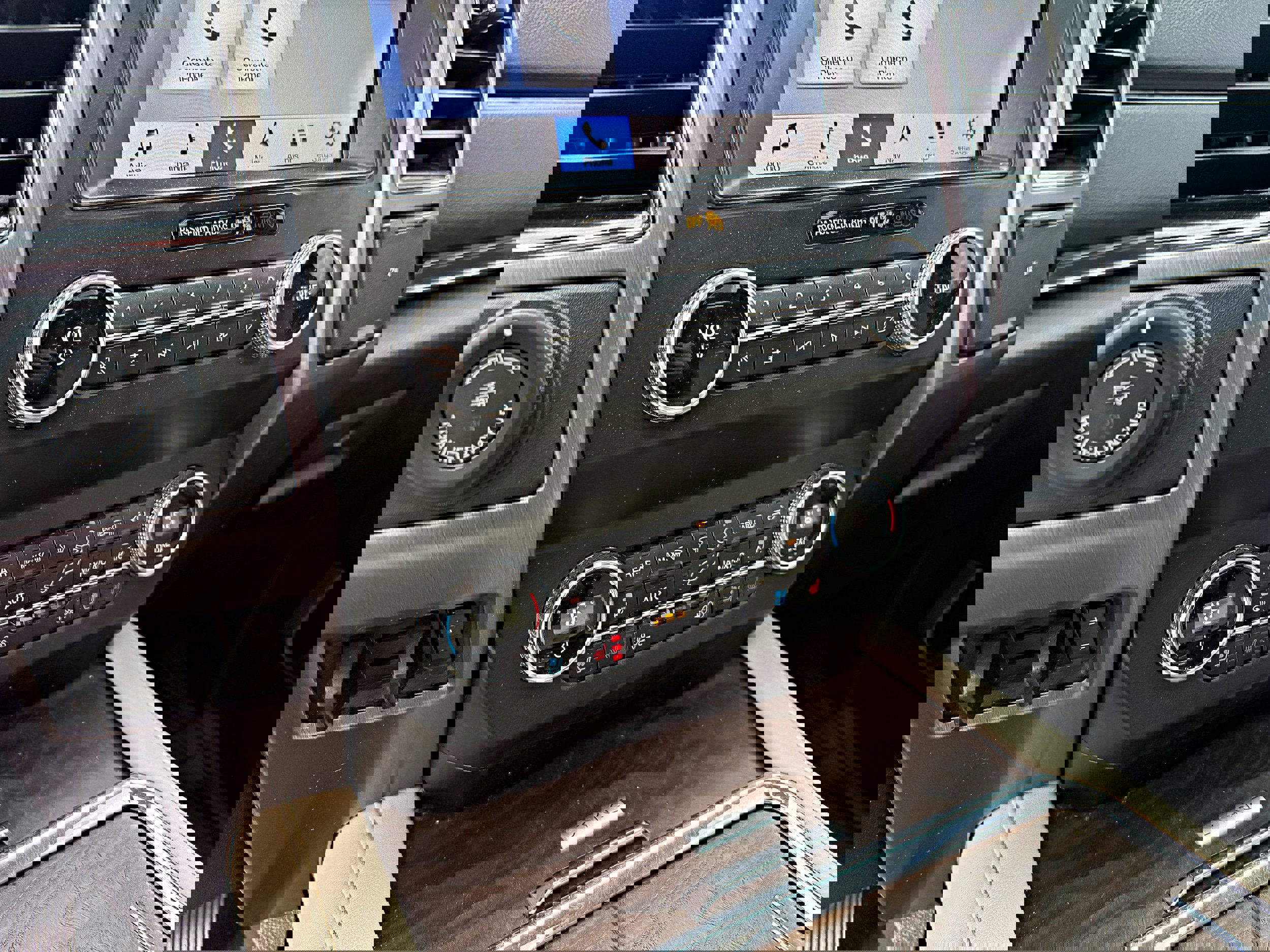 Used 2019 Ford Expedition Platinum image 17