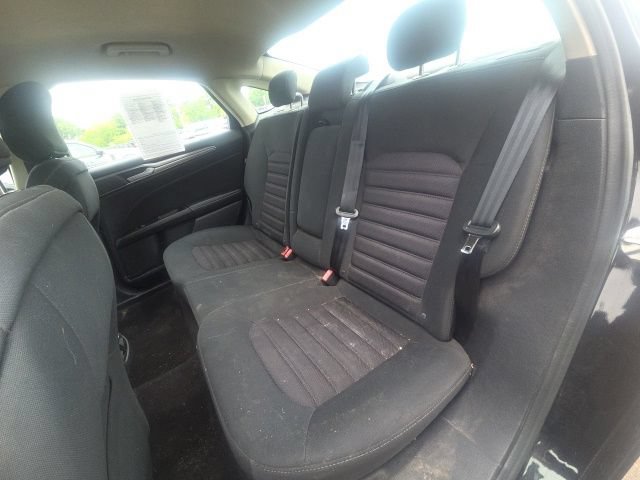 Used 2017 Ford Fusion SE FWD image 14