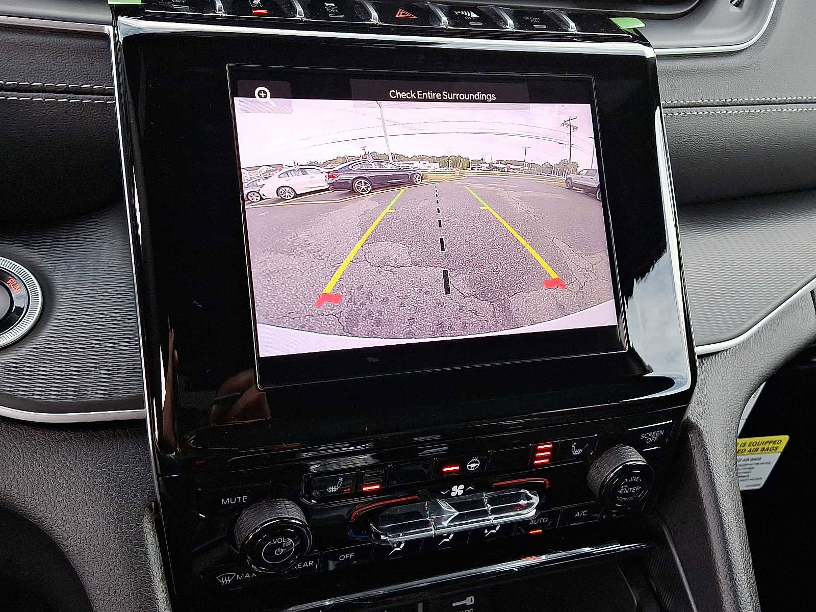 New 2025 Jeep Grand Cherokee Altitude image 12