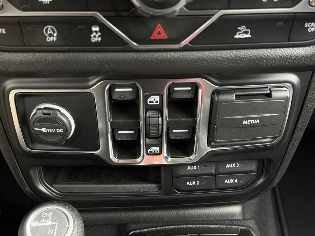 Used 2024 Jeep Wrangler Unlimited Sport AWD/4WD image 25