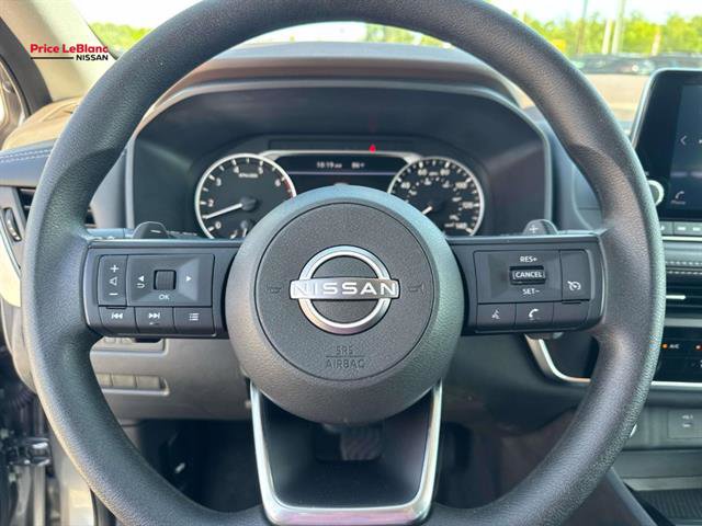 Used 2023 Nissan Rogue S image 40