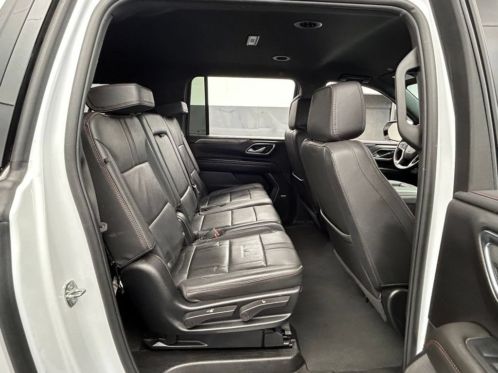 Used 2024 Chevrolet Suburban RST RWD image 42