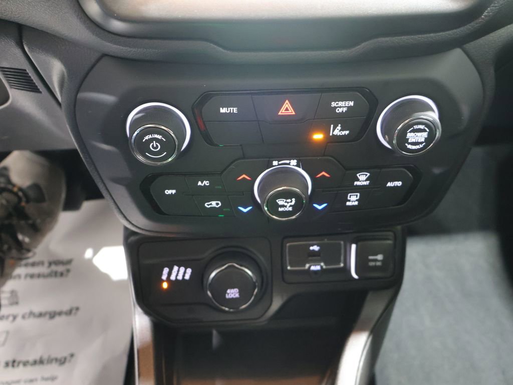 Used 2022 Jeep Renegade Latitude w/ Convenience Group AWD/4WD image 29