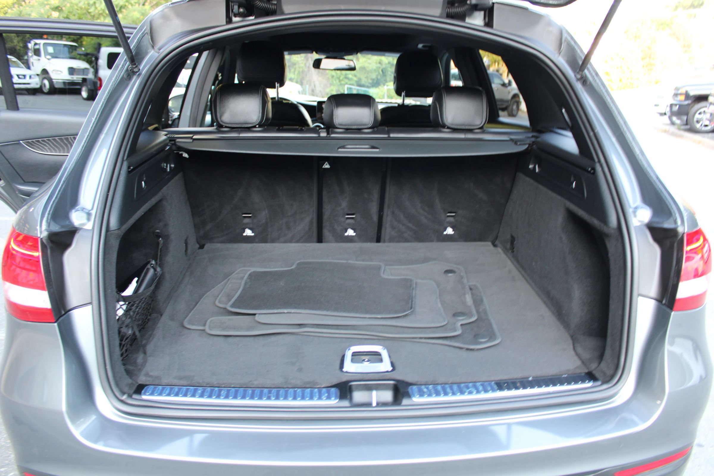 Used 2018 Mercedes-Benz GLC 300 4MATIC image 29