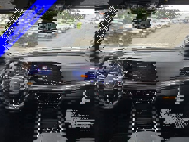 New 2025 Chevrolet Suburban Premier image 14