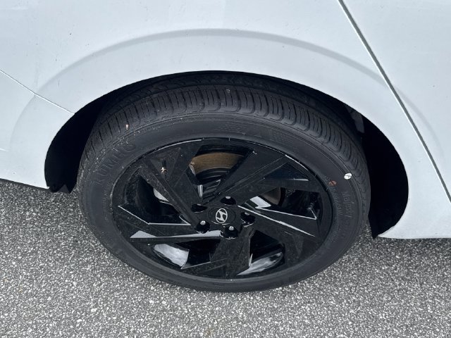 New 2026 Hyundai Elantra Sport FWD image 19
