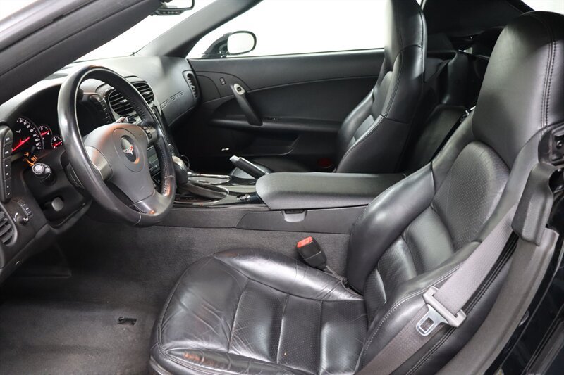 Used 2008 Chevrolet Corvette Convertible w/ Preferred Equipment Group RWD image 23