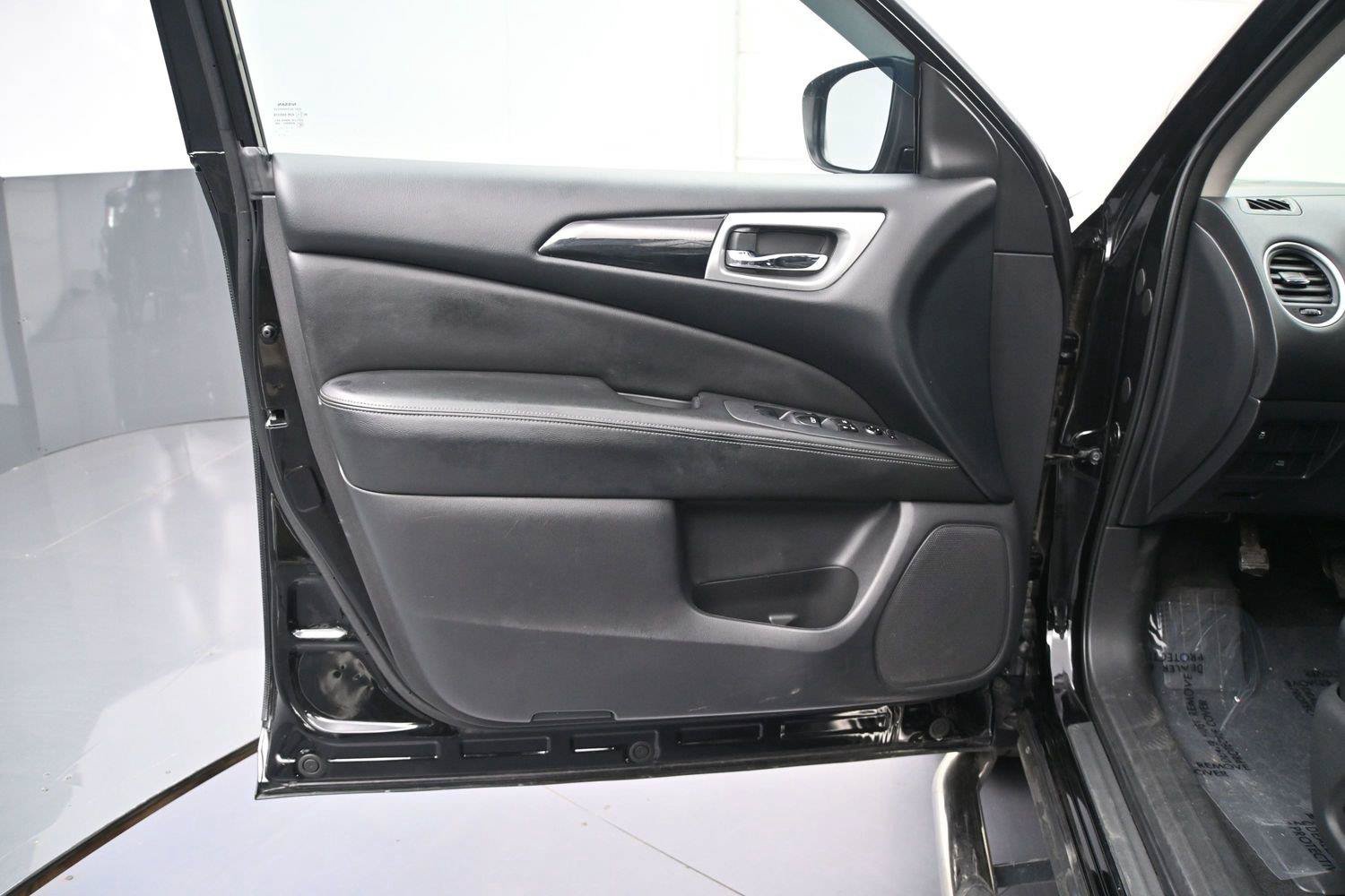 Used 2023 Nissan Rogue SV AWD/4WD image 8