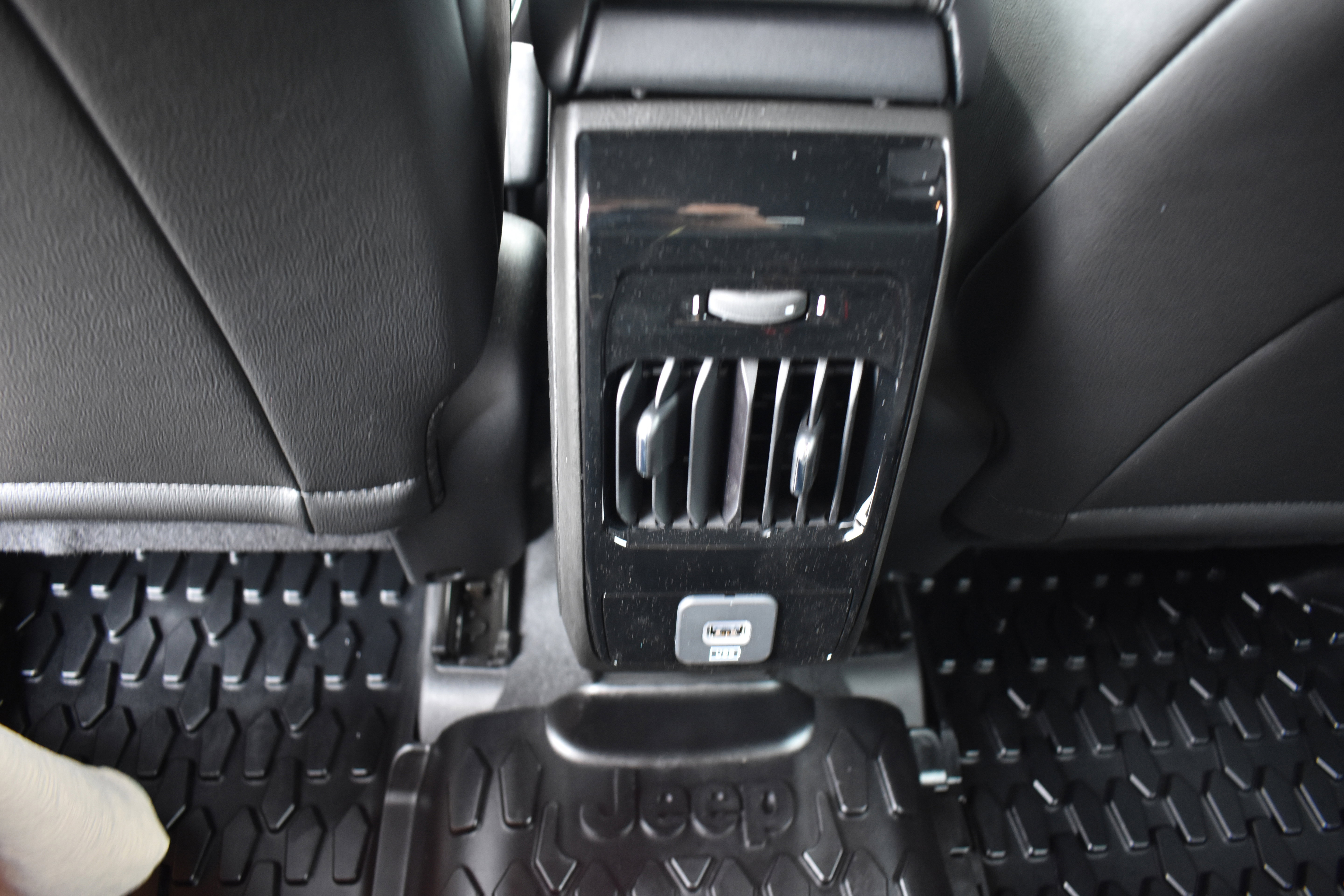 New 2025 Jeep Compass Latitude w/ Altitude Special Edition image 31