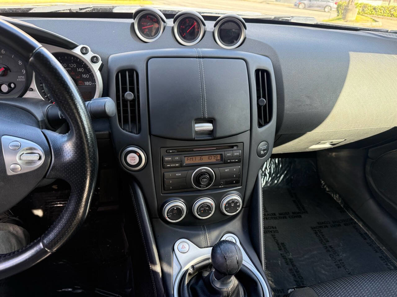 Used 2010 Nissan 370Z Touring w/ Sport Pkg RWD image 19