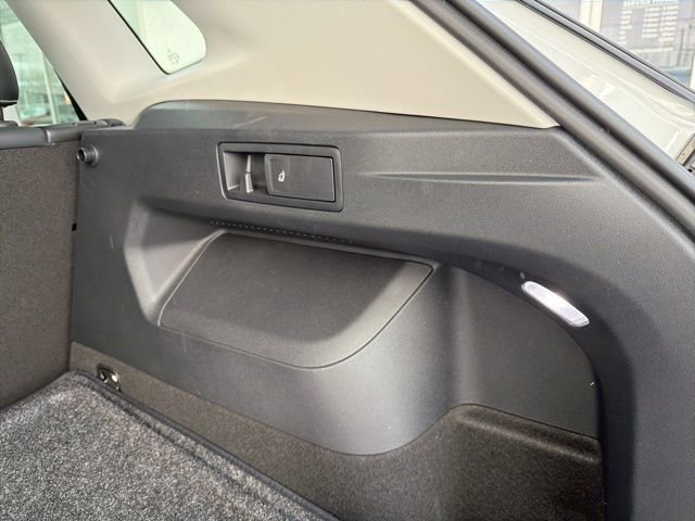 New 2026 Volkswagen Tiguan SE image 48