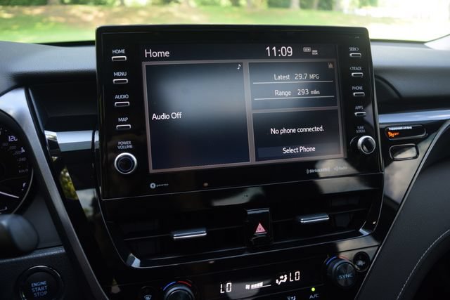 Used 2022 Toyota Camry SE w/ Audio Upgrade Package FWD image 9