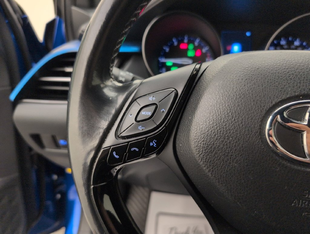Used 2019 Toyota C-HR XLE FWD image 35