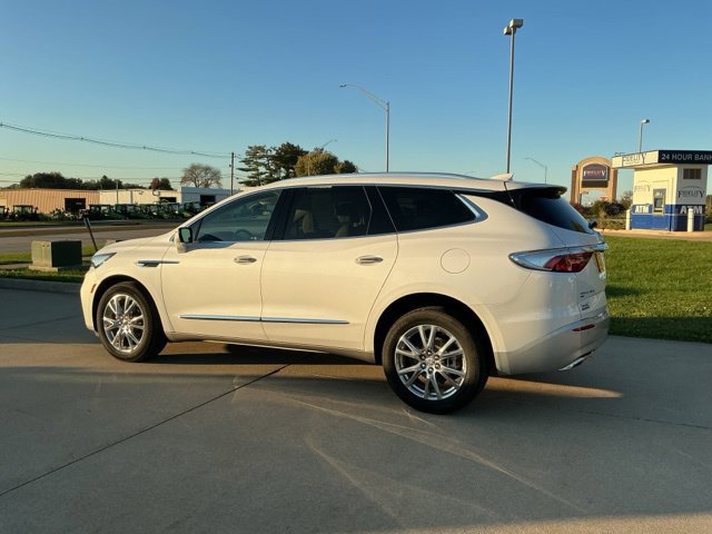 Used 2023 Buick Enclave Essence w/ Experience Buick Package AWD/4WD image 3