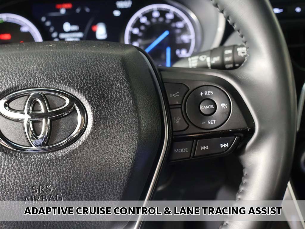 Used 2023 Toyota Venza Nightshade image 3