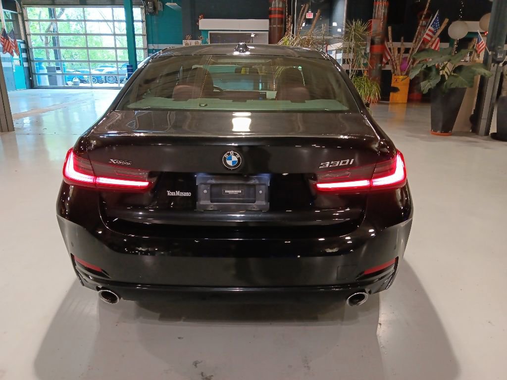 Certified 2023 BMW 330i xDrive Sedan w/ Premium Package AWD/4WD image 7