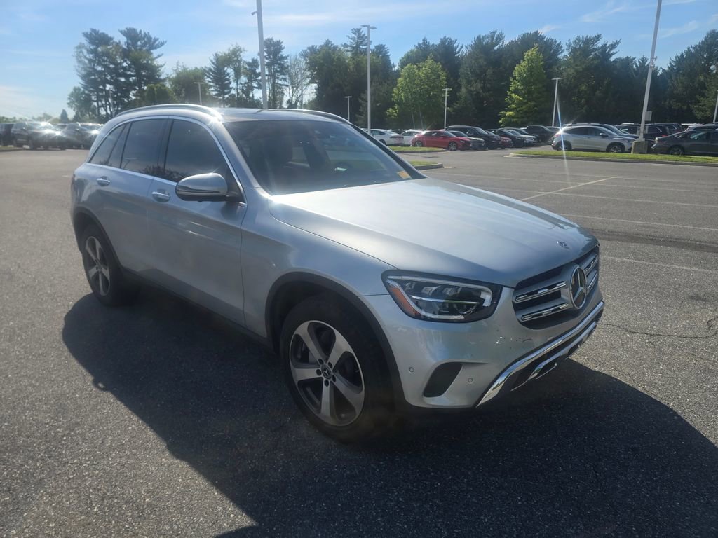 Used 2021 Mercedes-Benz GLC 300 4MATIC image 2