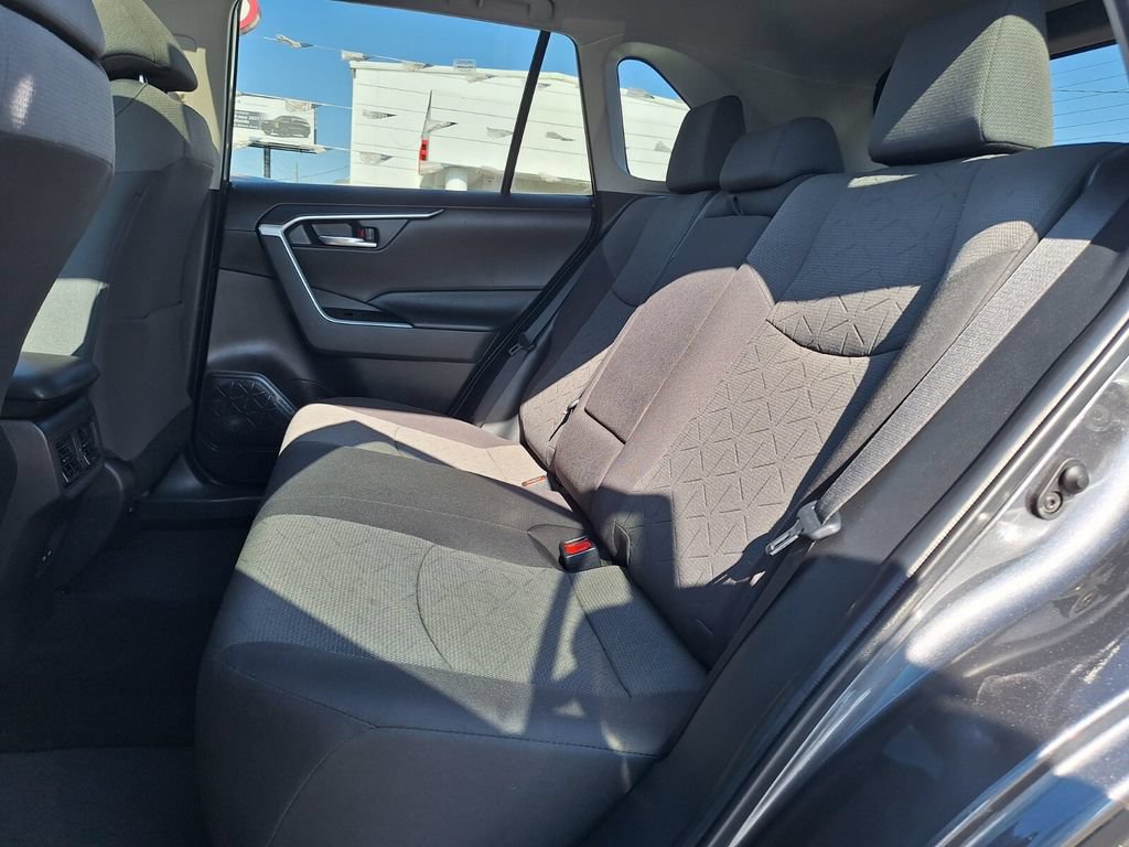 Used 2022 Toyota RAV4 XLE w/ Convenience Package FWD image 22