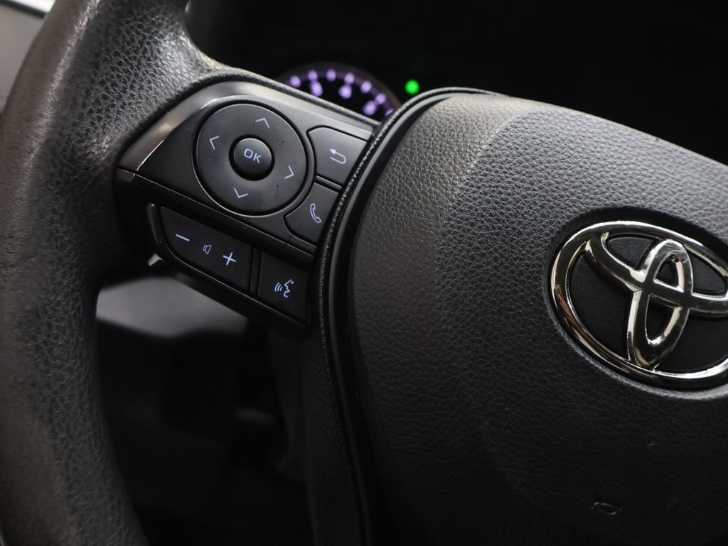 Used 2019 Toyota RAV4 LE FWD image 19