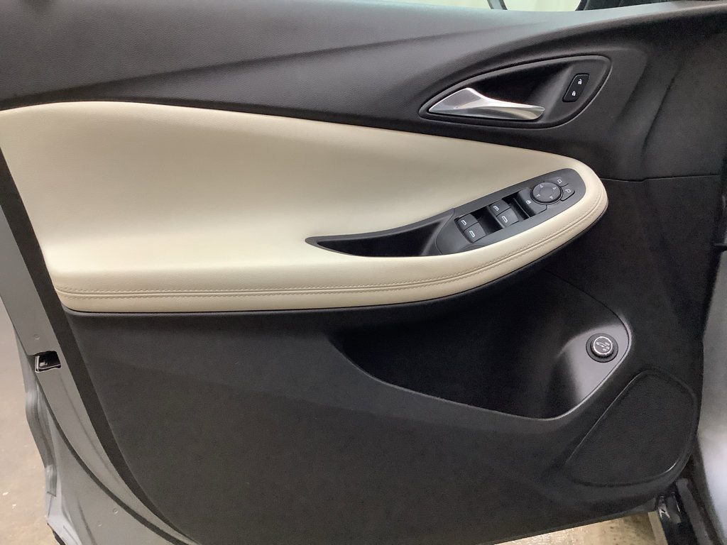 Used 2025 Buick Encore GX Sport Touring FWD image 12