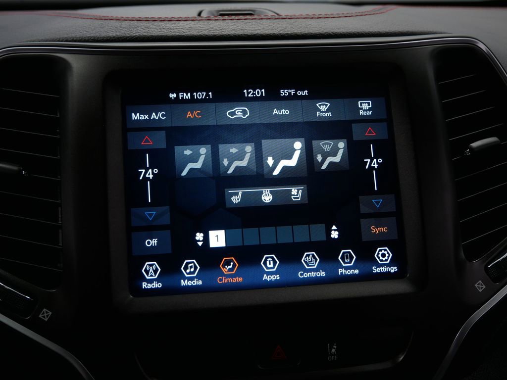 Certified 2022 Jeep Cherokee Trailhawk w/ Premium Leather Package image 40