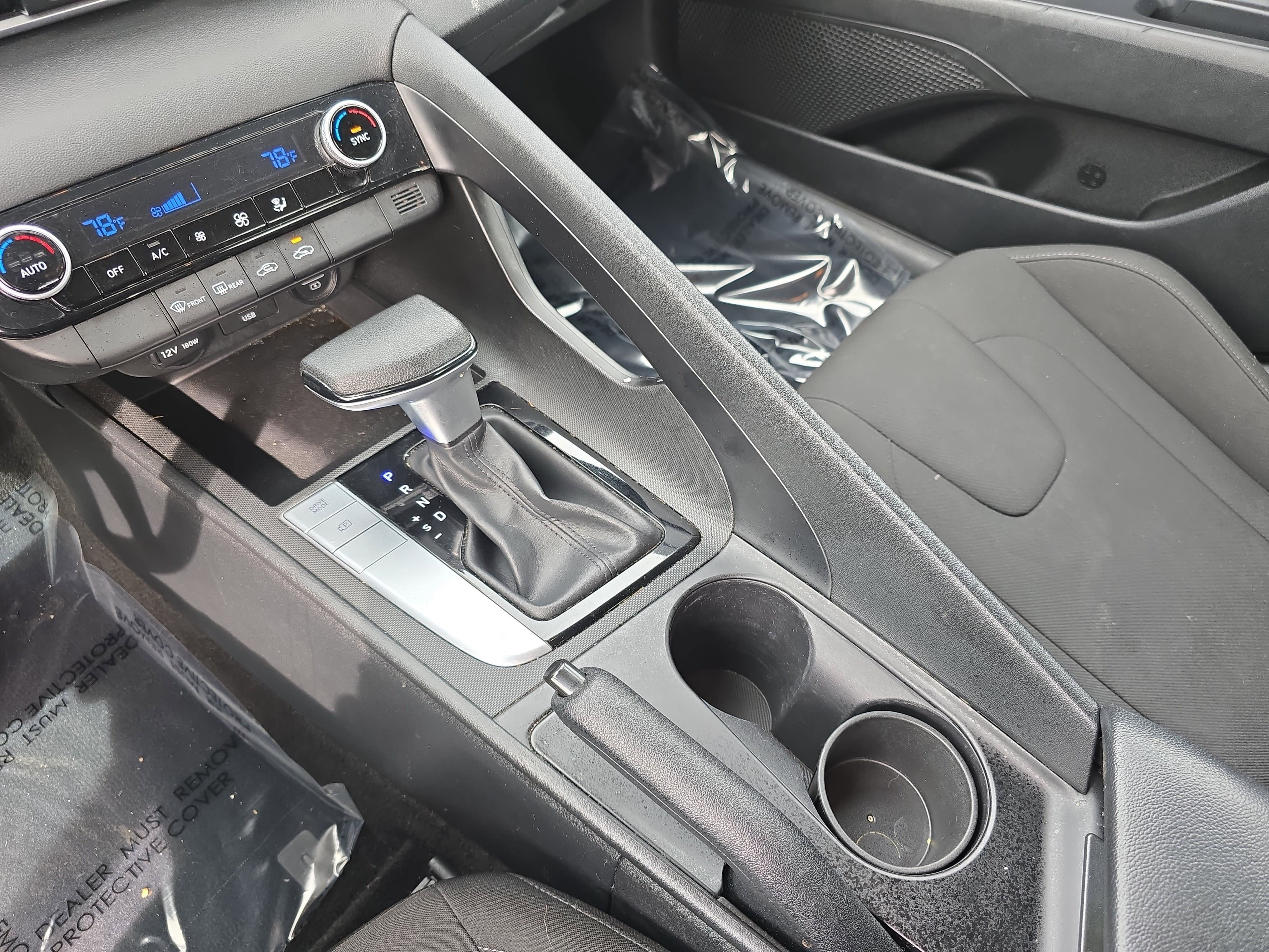 Used 2022 Hyundai Elantra SEL image 19