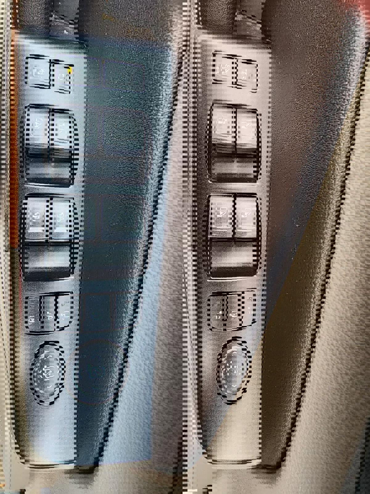 Used 2015 Chevrolet Suburban LTZ image 21