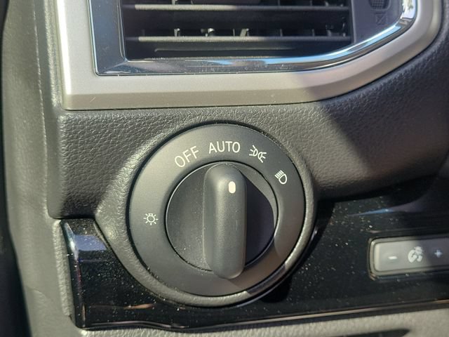 Used 2024 Nissan Titan SV w/ SV Convenience Package AWD/4WD image 14