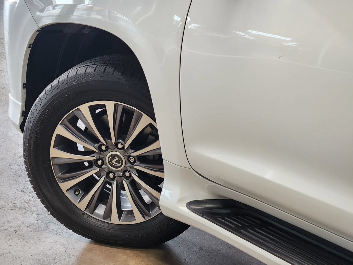Used 2023 Lexus GX 460 Luxury w/ Accessory Package AWD/4WD image 22