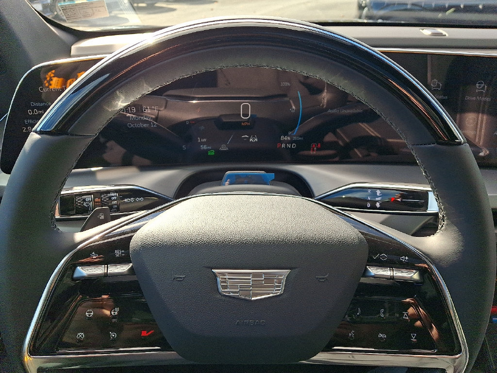 New 2027 Cadillac Vistiq Sport w/ LPO, Floor Liner Package AWD/4WD image 9