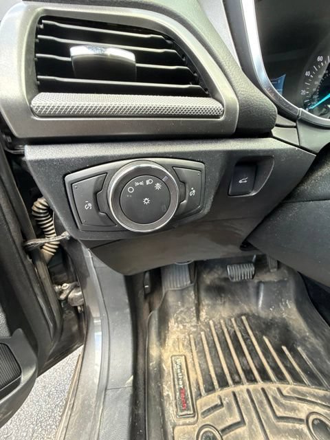 Used 2017 Ford Fusion SE w/ Fusion SE Technology Package FWD image 11