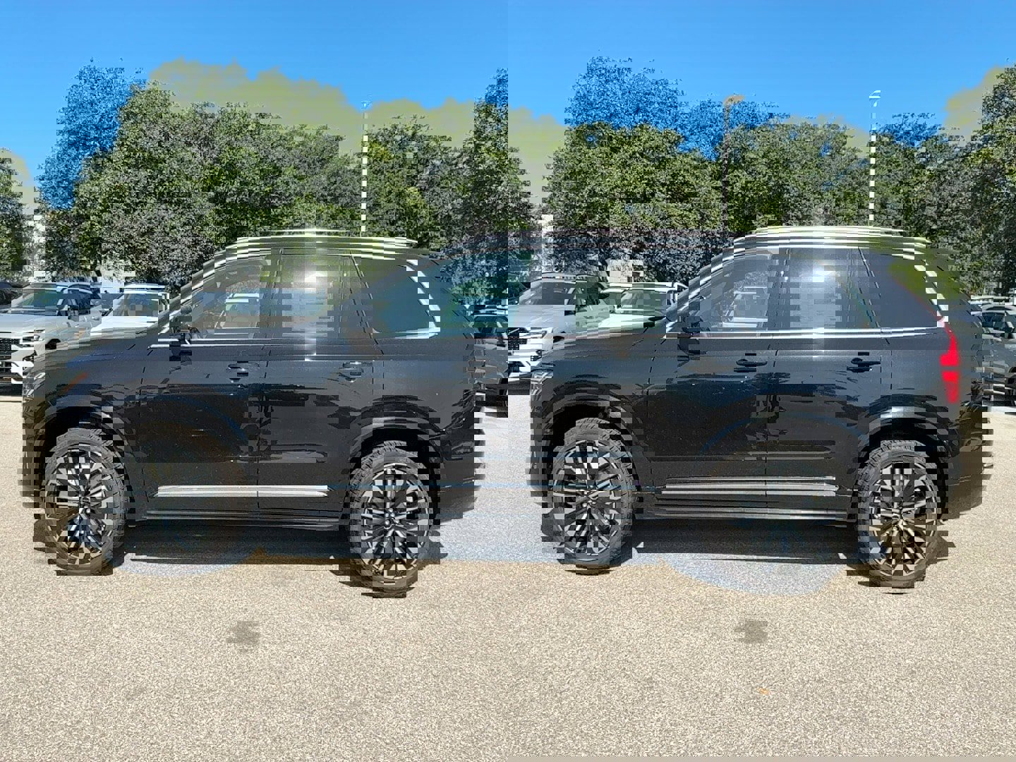 New 2026 Volvo XC90 B5 Core image 3