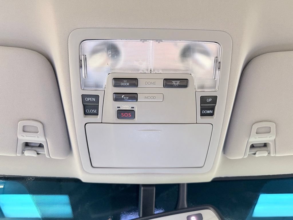 Used 2015 Toyota Avalon Limited FWD image 53