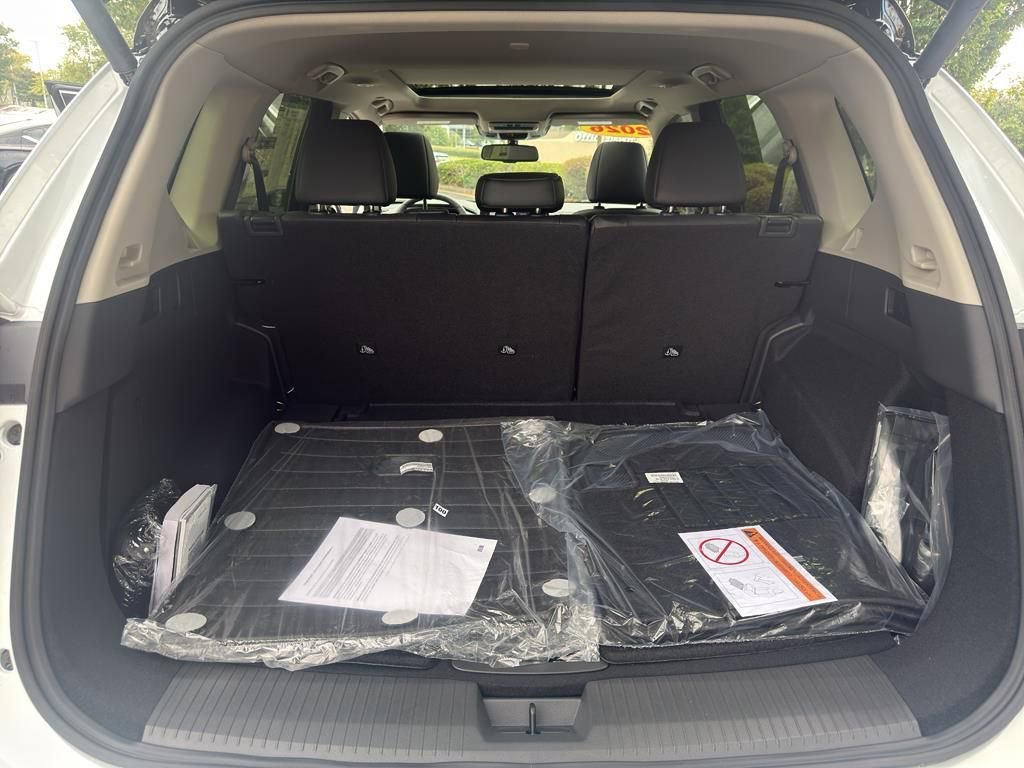 New 2026 Nissan Rogue Platinum image 33