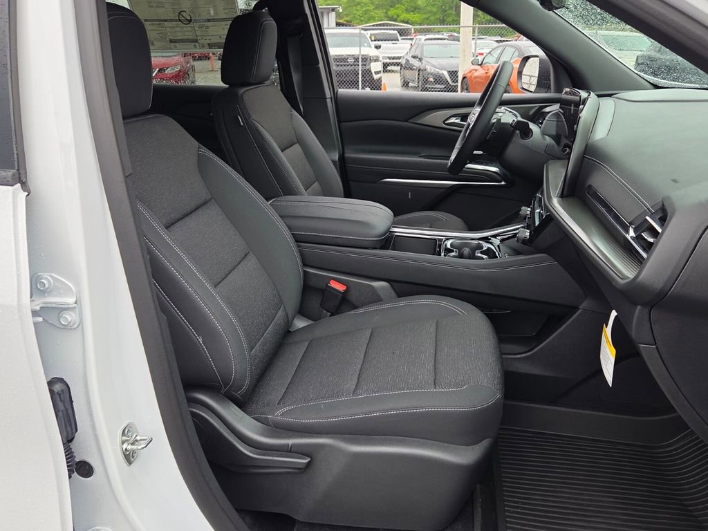 New 2026 Chevrolet Traverse LT w/ Driver Confidence Package FWD image 14