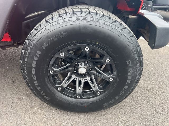 Used 2017 Jeep Wrangler Unlimited Sport w/ Connectivity Group image 31