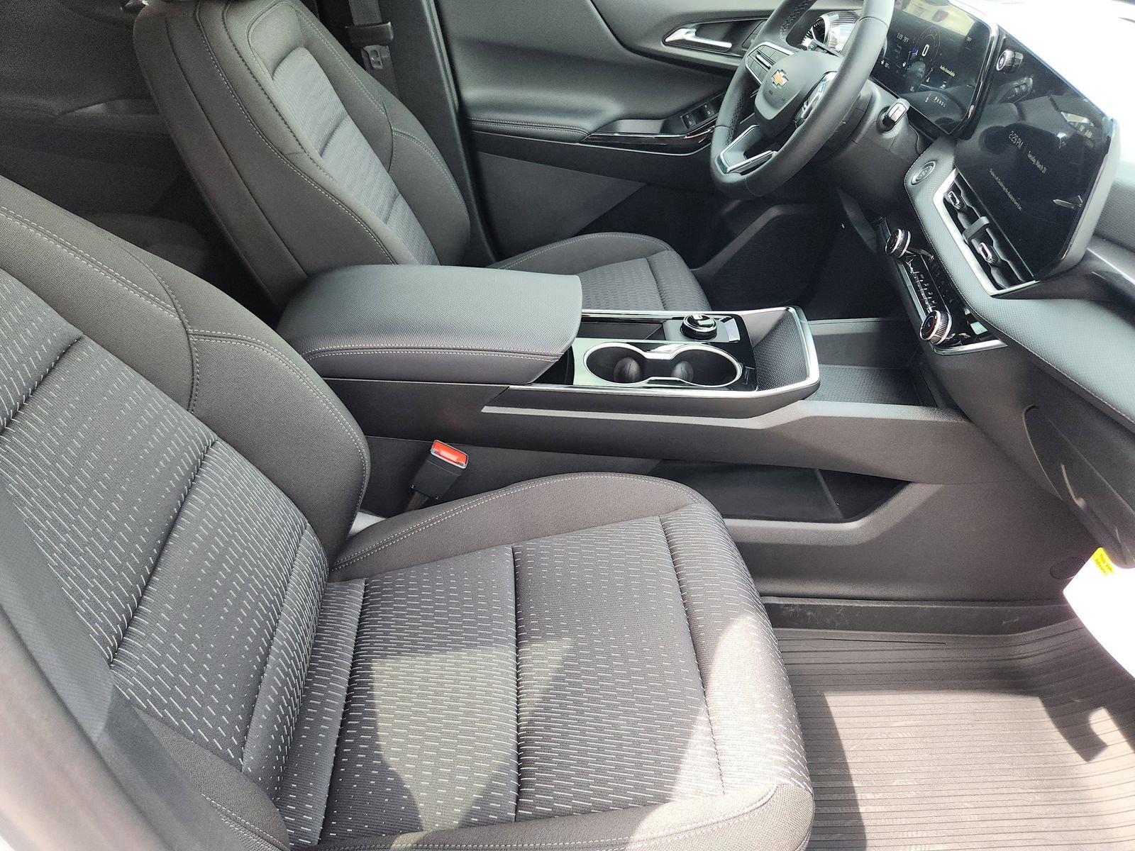 New 2026 Chevrolet Equinox LT image 13