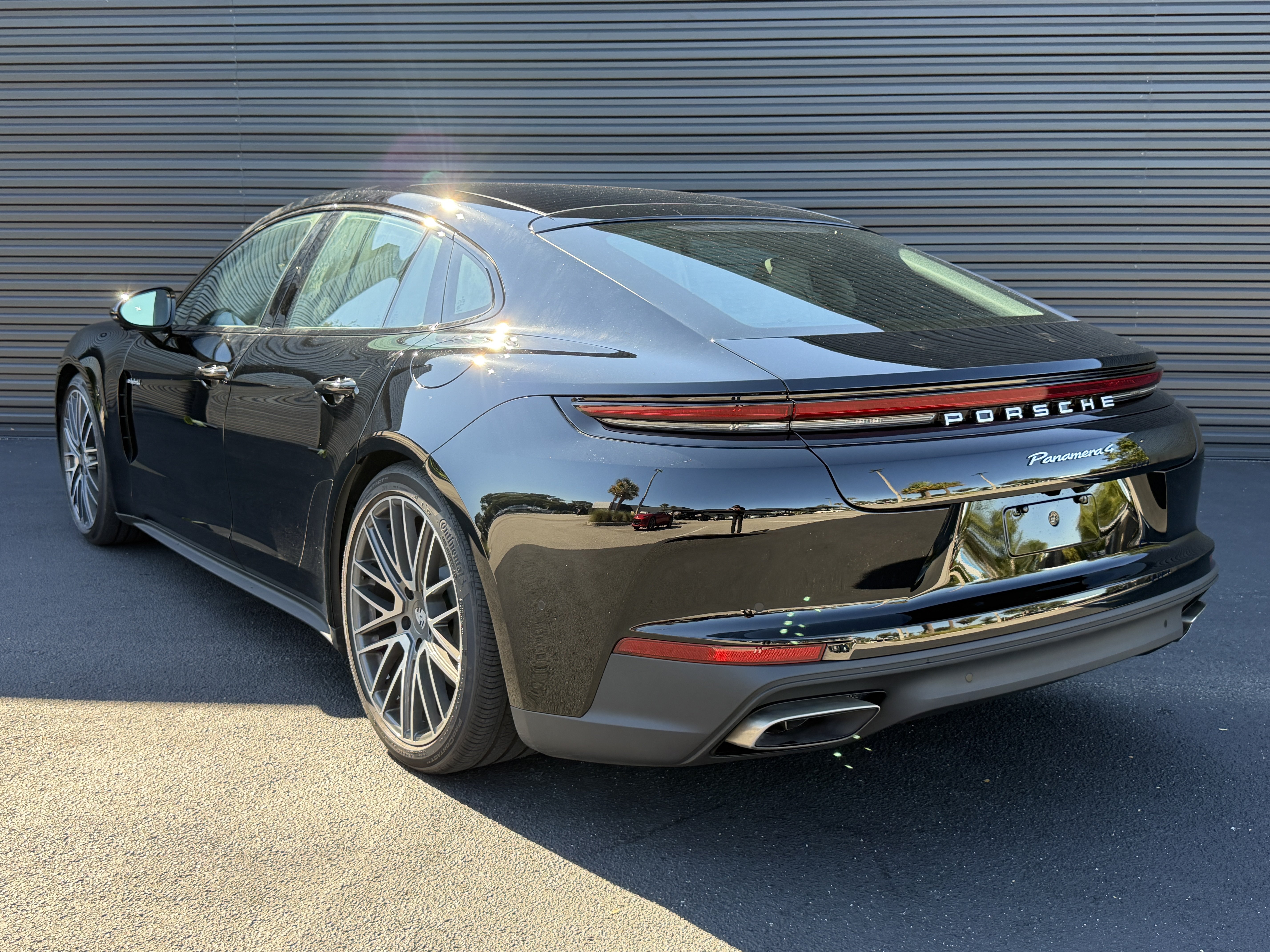 Certified 2026 Porsche Panamera 4 E-Hybrid AWD/4WD image 3