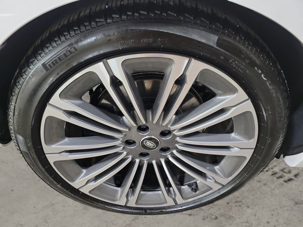 Used 2025 Land Rover Range Rover Sport Dynamic SE image 12