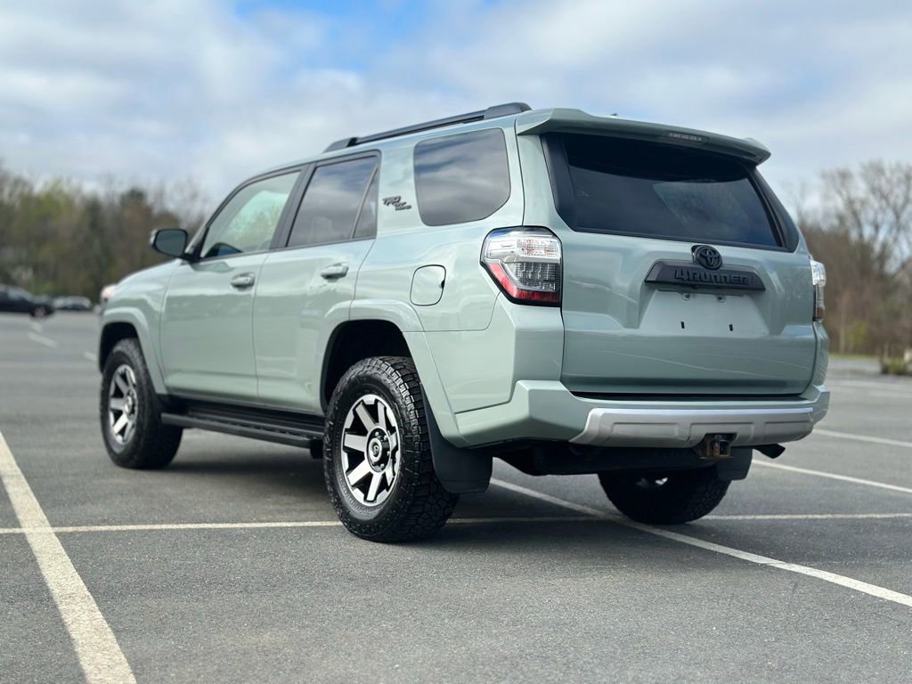 Used 2022 Toyota 4Runner TRD Off-Road Premium AWD/4WD image 4