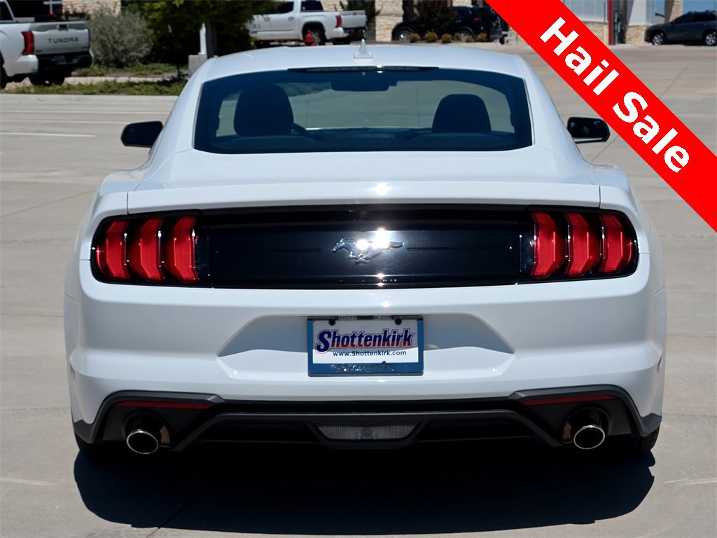 Used 2022 Ford Mustang EcoBoost image 7